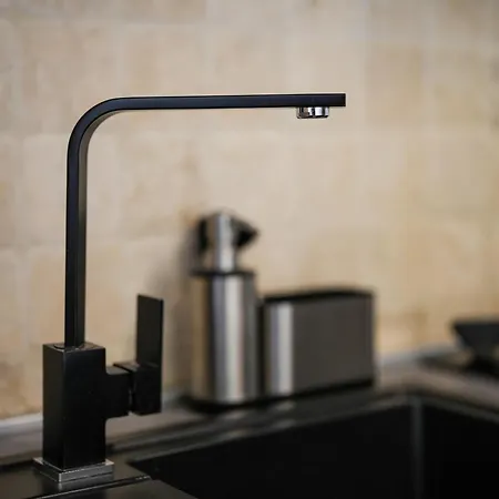 L'λᄂᄂөggiө Di Kλmλ' Apartment